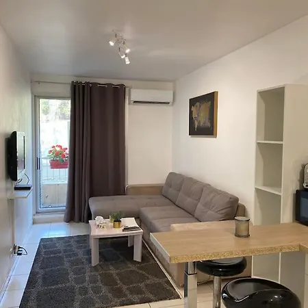 Apartmán Proche De La *